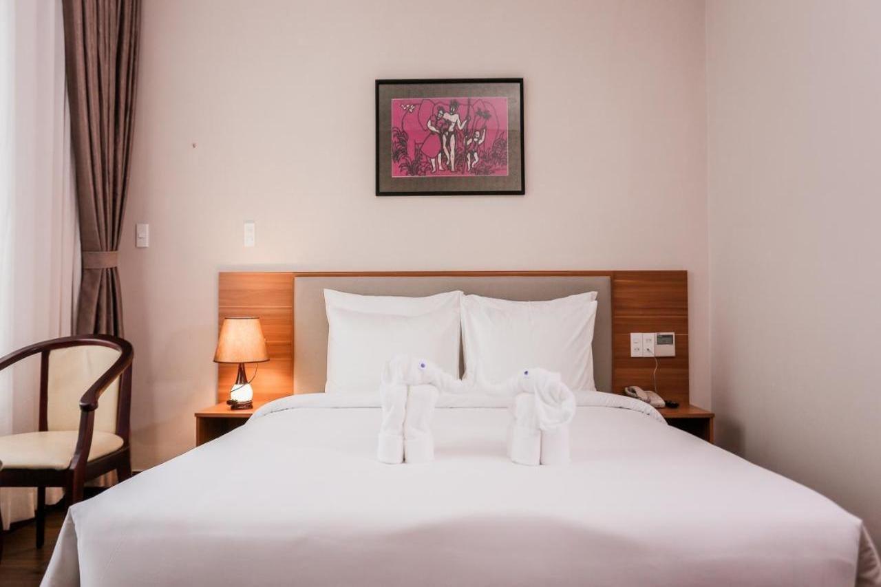 Elephants Hotel Buôn Ma Thuột Extérieur photo